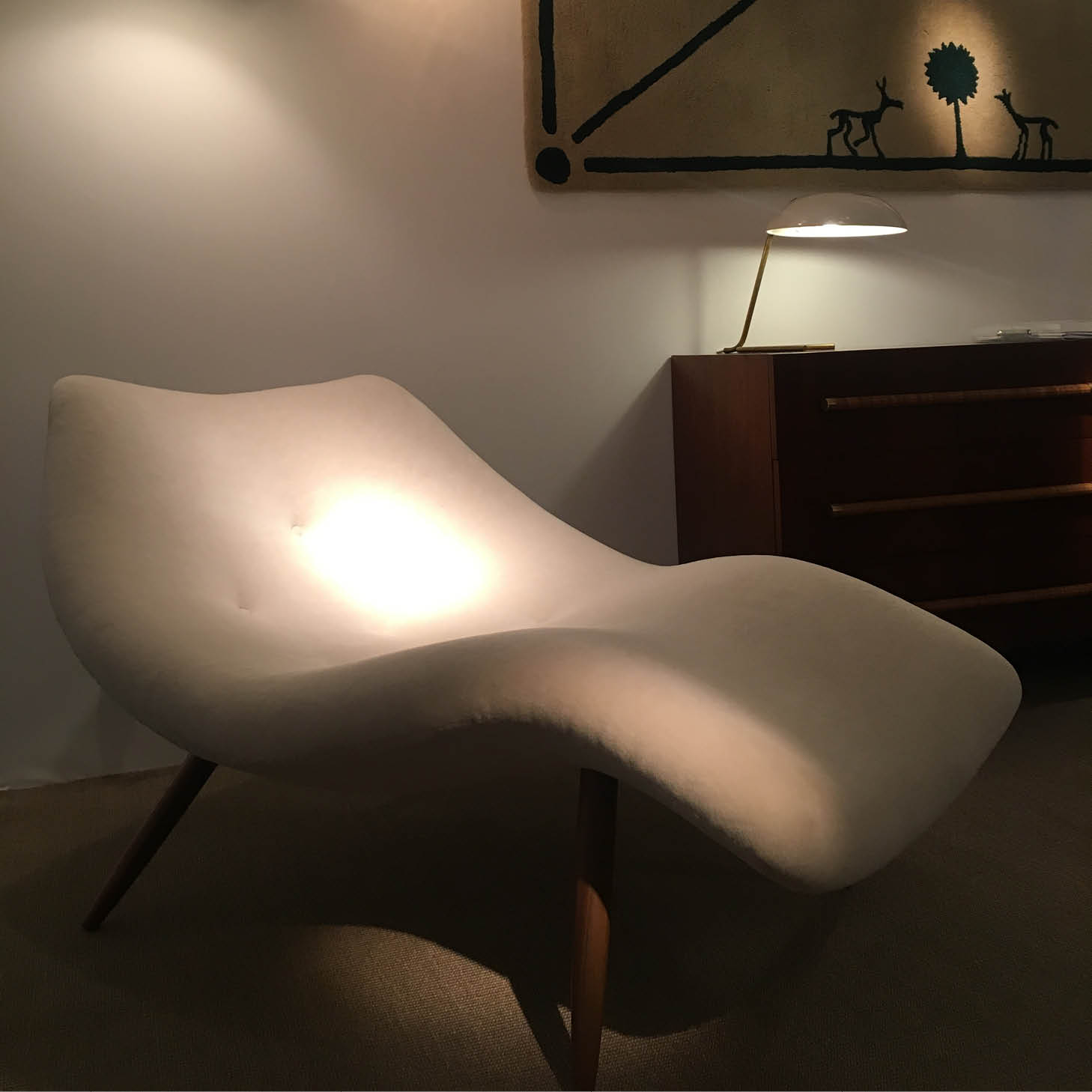 Curvy2 Adrian Pearsall white velvet and American walnut lounge chair